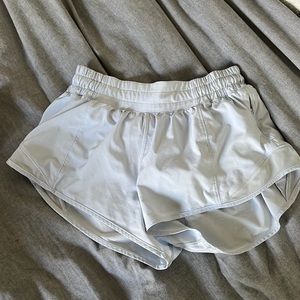 Lululemon Hotty Hot Shorts 2.5”